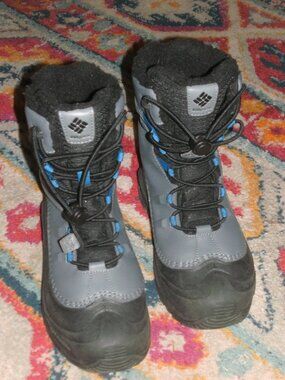 Columbia Bugaboot Celsius Boots Omni-Heat Waterproof Shark youth size 5
